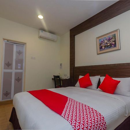 Super Oyo 596 The Vintage Hotel Johor Bahru Zewnętrze zdjęcie