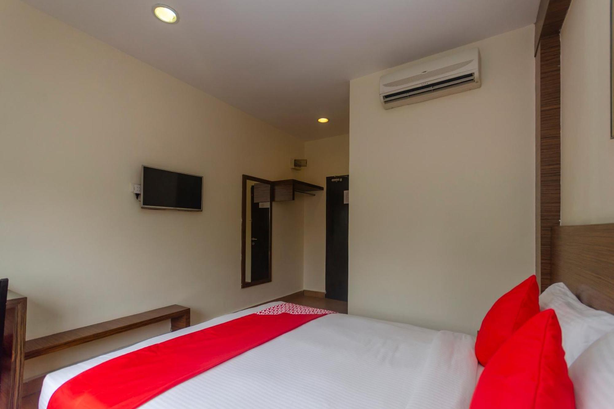 Super Oyo 596 The Vintage Hotel Johor Bahru Zewnętrze zdjęcie