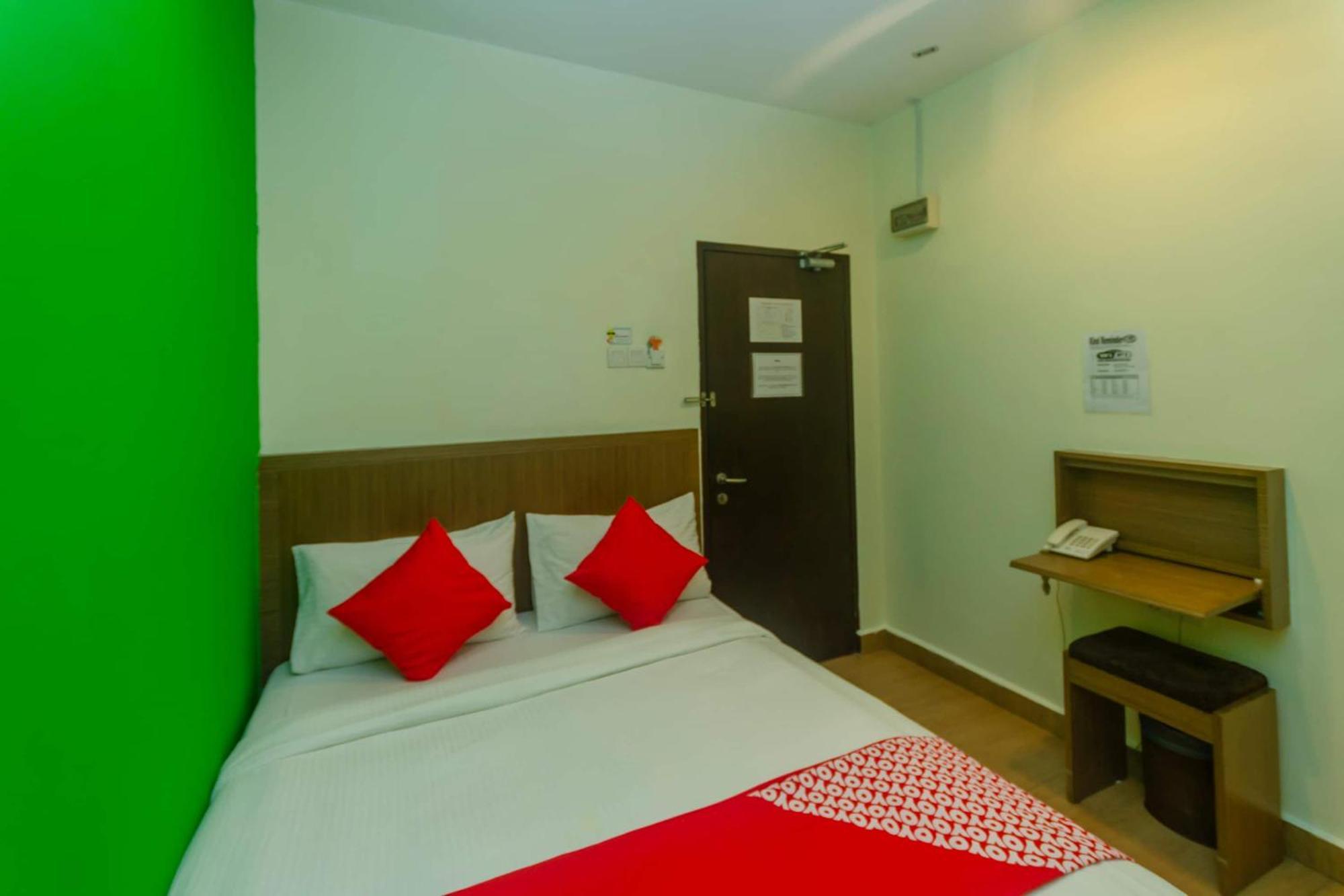Super Oyo 596 The Vintage Hotel Johor Bahru Zewnętrze zdjęcie