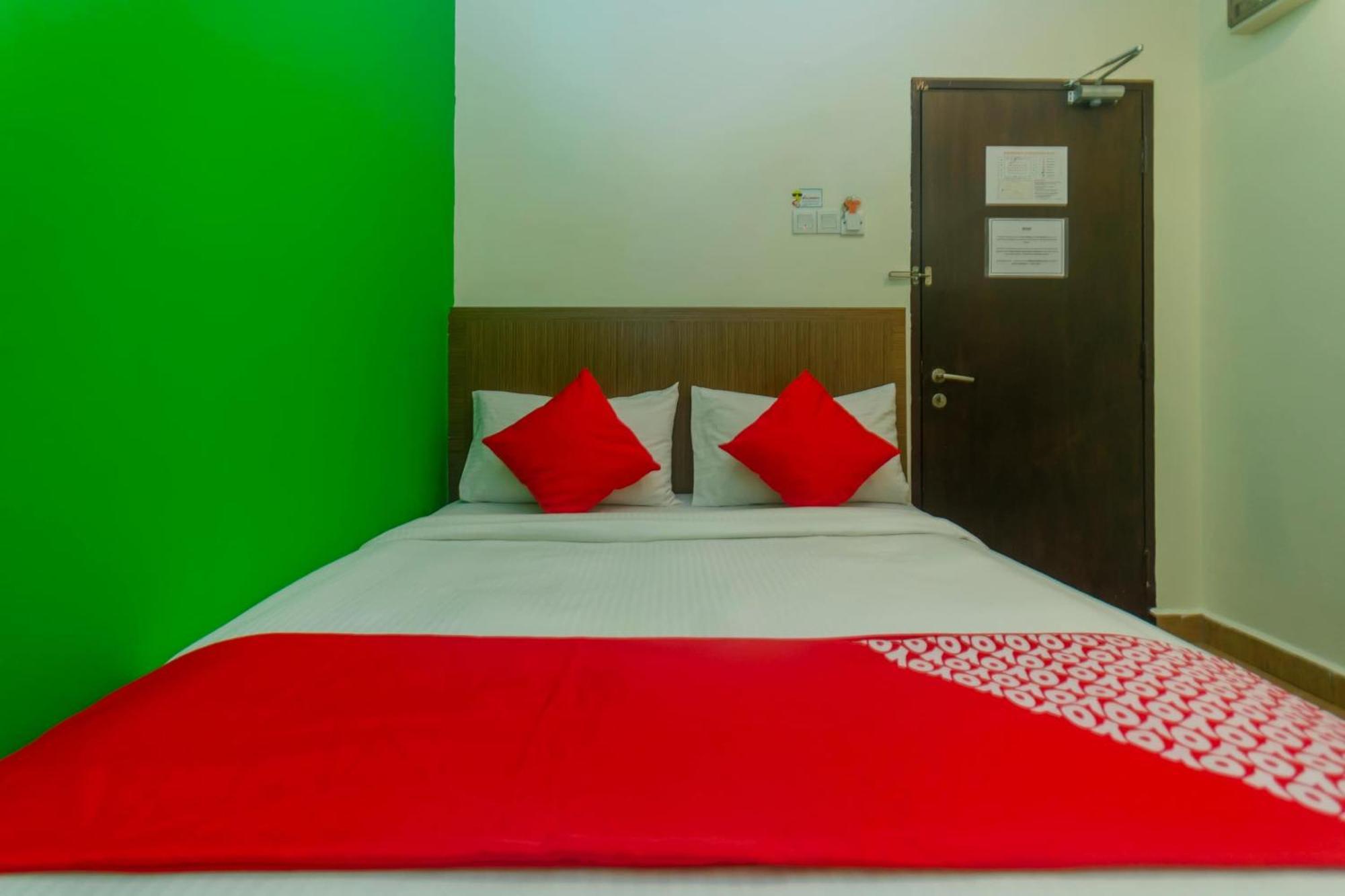 Super Oyo 596 The Vintage Hotel Johor Bahru Zewnętrze zdjęcie