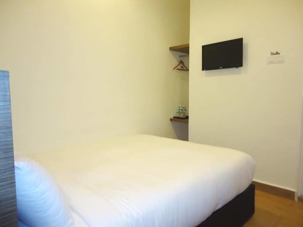 Super Oyo 596 The Vintage Hotel Johor Bahru Zewnętrze zdjęcie